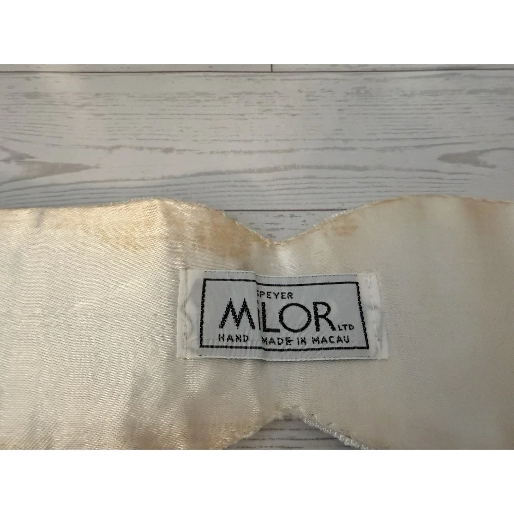 1980s Vintage Handmade Milor Beaded White 3